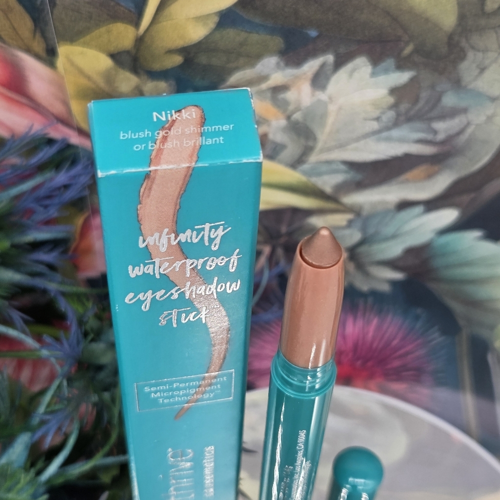 Thrive Infinity Waterproof Eyeshadow Stick - Nikki Blush Gold Shimmer NEW - Picture 4 of 10